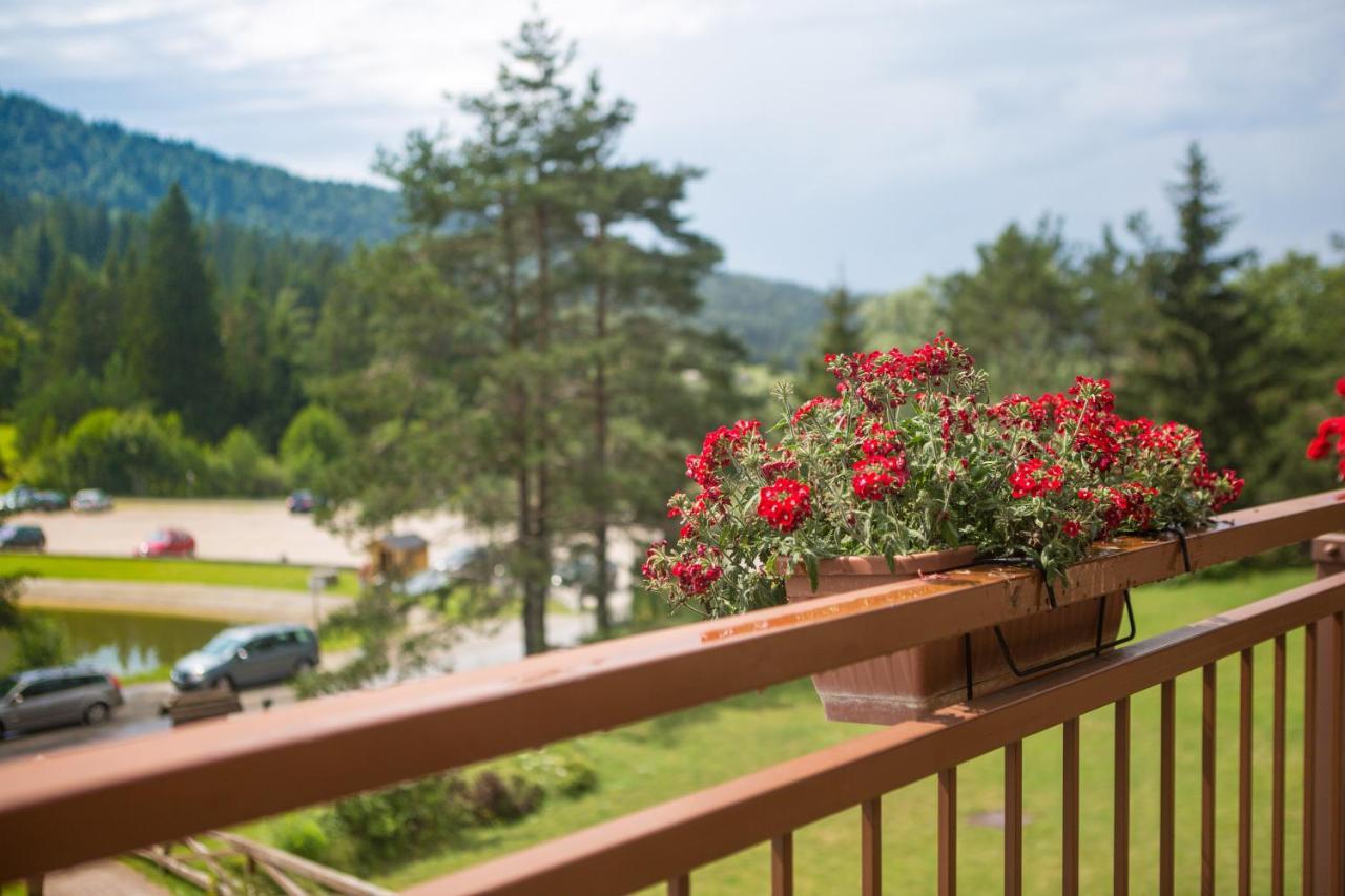 Hotel Ракитна Екстер'єр фото